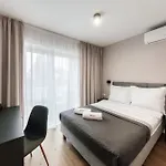 Aparthotel Wyszogrodzka 64