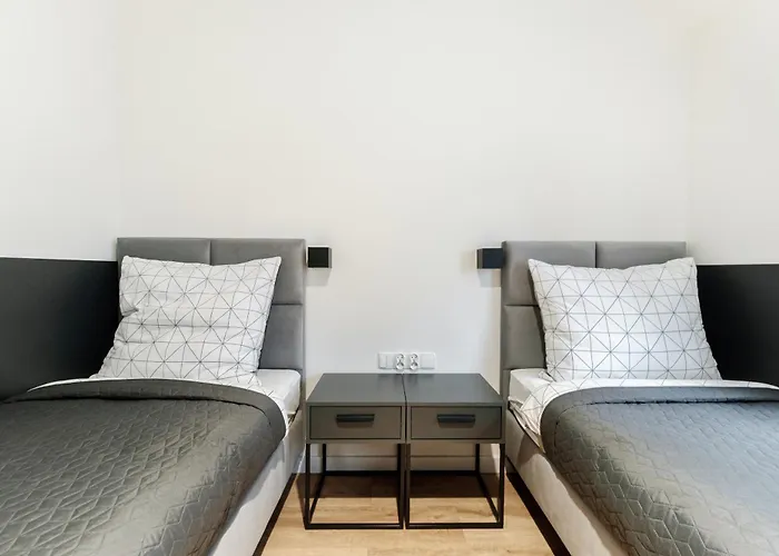 Aparthotel Wyszogrodzka 64 3*