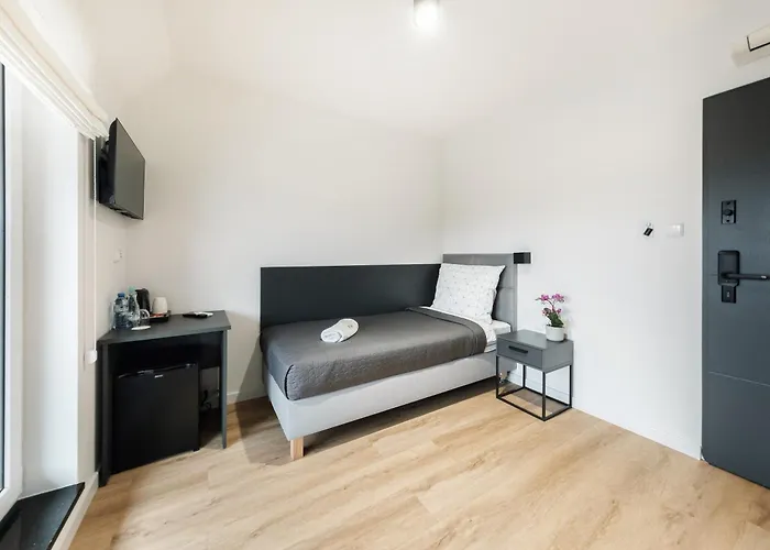 Wyszogrodzka 64 3* Płock